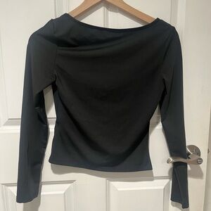 long sleeve black scoop neck top